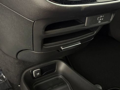 New 2027 Chrysler Pacifica Select FWD image 39