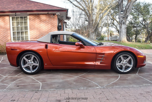 Used 2006 Chevrolet Corvette Coupe w/ Preferred Equipment Group RWD image 18