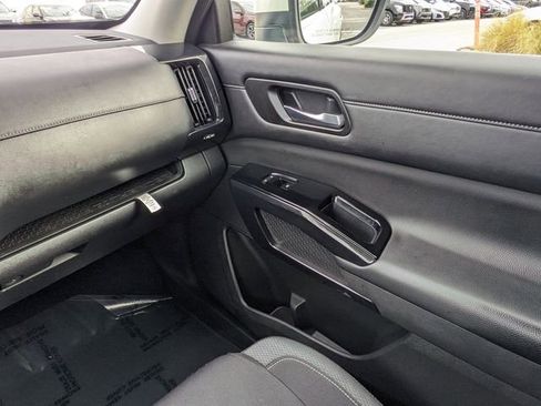 Used 2022 Nissan Pathfinder SV image 18