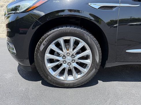 Used 2018 Buick Enclave Premium w/ Experience Buick Package FWD image 9
