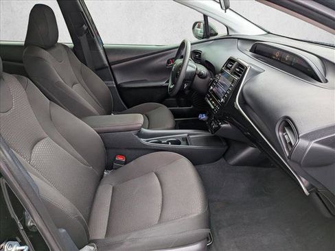 Used 2022 Toyota Prius LE image 24