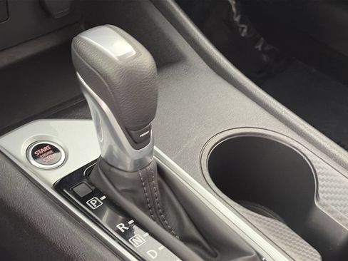 Used 2025 Nissan Altima 2.5 SV FWD image 14