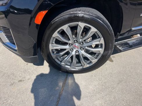 Used 2021 GMC Yukon XL Denali w/ Denali Premium Package image 38