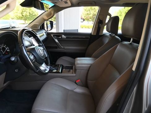 Certified 2021 Lexus GX 460 Premium w/ Premium Package AWD/4WD image 17