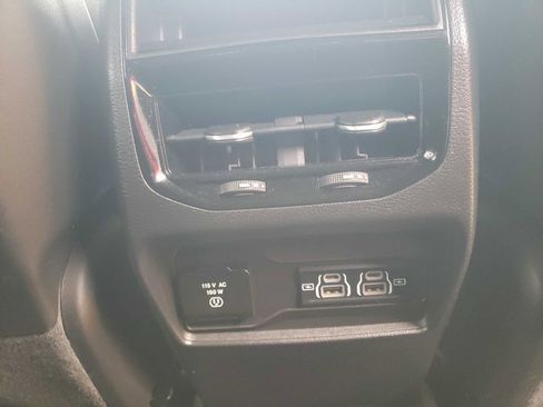 Used 2023 Jeep Grand Cherokee Altitude image 25