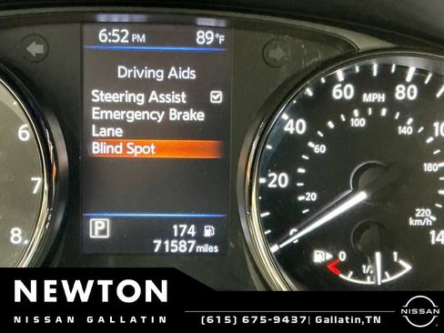 Used 2019 Nissan Rogue SV w/ Sun & Sound Touring Package FWD image 28