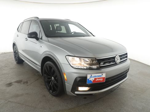Used 2020 Volkswagen Tiguan SE R-Line image 3
