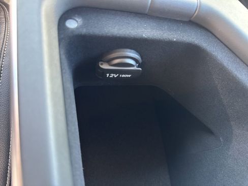 Used 2025 Genesis GV70 2.5T w/ Select Package image 31