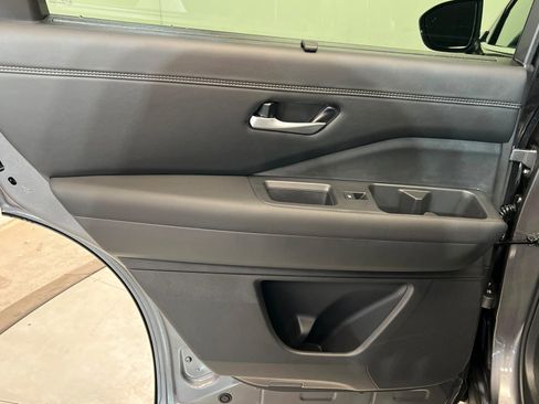 New 2026 Nissan Pathfinder Platinum AWD/4WD image 18
