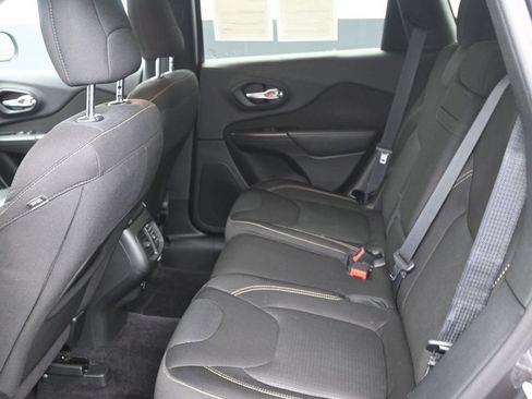Used 2016 Jeep Cherokee Latitude image 14