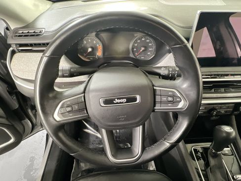 Used 2022 Jeep Compass Latitude AWD/4WD image 11