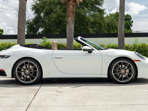 Used 2022 Porsche 911 Carrera image 9