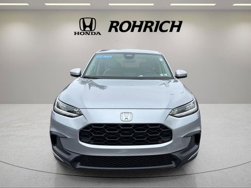 Used 2023 Honda HR-V LX image 2