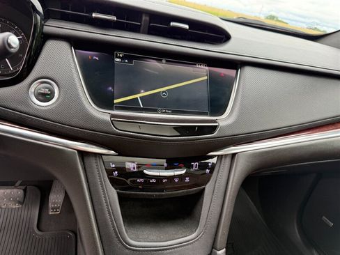 Used 2019 Cadillac XT5 Luxury AWD/4WD image 18
