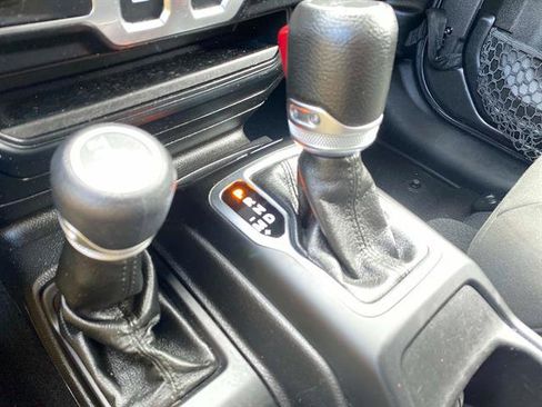 Used 2019 Jeep Wrangler Sport image 30