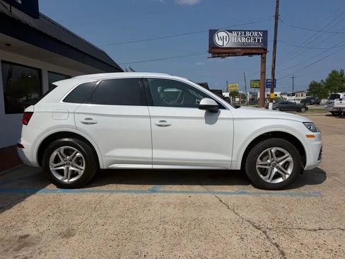 Used 2019 Audi Q5 2.0T Premium w/ Convenience Package AWD/4WD image 3