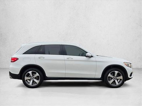 Used 2019 Mercedes-Benz GLC 300 image 4