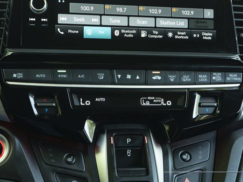 Used 2025 Honda Odyssey Sport-L image 29