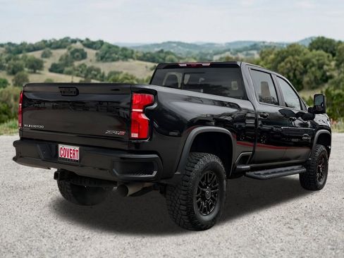 Used 2025 Chevrolet Silverado 2500 ZR2 w/ Technology Package AWD/4WD image 8
