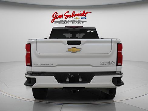Used 2025 Chevrolet Silverado 3500 High Country w/ High Country Premium Package AWD/4WD image 5