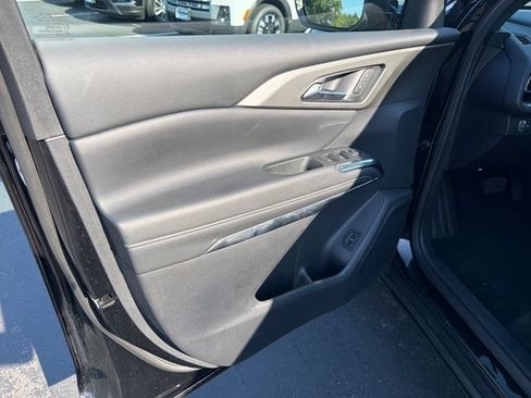 Certified 2025 Chevrolet Traverse LT w/ LPO, Cargo Package AWD/4WD image 11