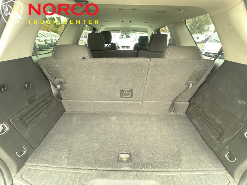 Used 2015 GMC Acadia SLE FWD image 11