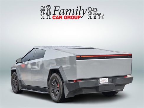 Used 2025 Tesla Cybertruck AWD Crew Cab image 4