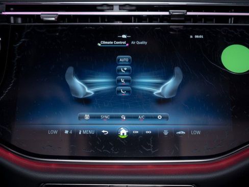 Used 2025 Mercedes-Benz E 350 4MATIC Sedan image 18