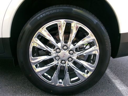 Used 2022 Cadillac XT5 Luxury w/ LPO, Radiant Package FWD image 38