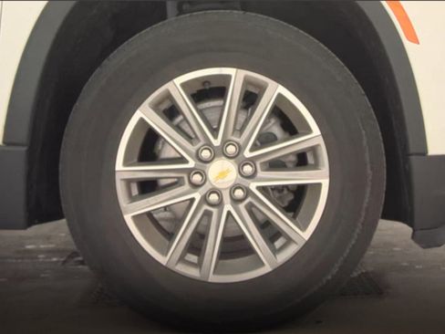 Used 2023 Chevrolet Traverse LT AWD/4WD image 9