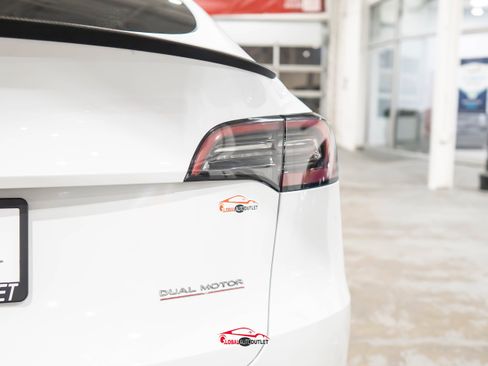 Used 2021 Tesla Model Y Performance image 40