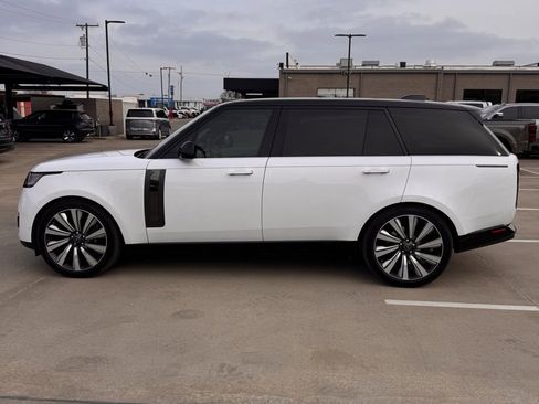 Used 2025 Land Rover Range Rover SV image 4