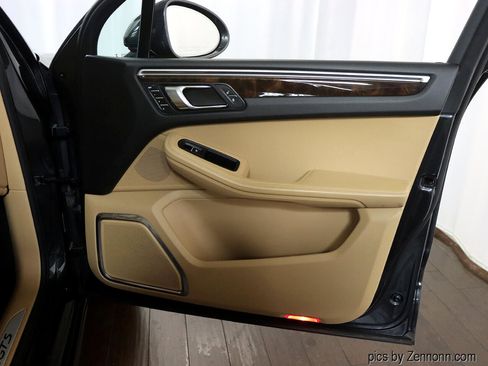 Used 2017 Porsche Macan GTS image 33