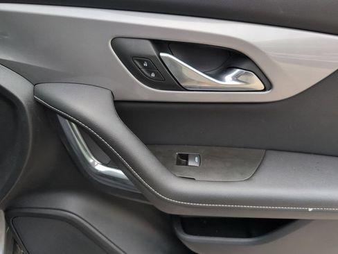 Used 2025 Chevrolet Blazer LT FWD image 33
