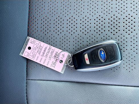 Certified 2025 Subaru Crosstrek 2.5i Limited w/ Crosstrek Mirror Package image 41