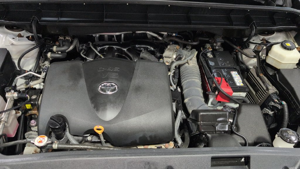 Used 2022 Toyota Highlander XLE AWD/4WD image 28