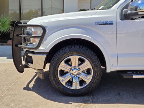 Used 2018 Ford F150 Lariat w/ Equipment Group 502A Luxury AWD/4WD image 6