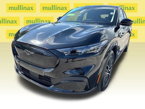 Certified 2025 Ford Mustang Mach-E Premium image 10