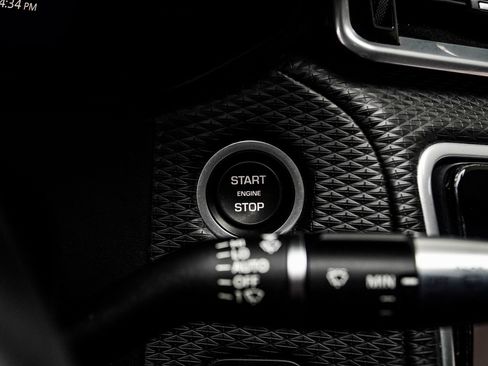 Used 2021 Land Rover Range Rover Velar R-Dynamic S image 32