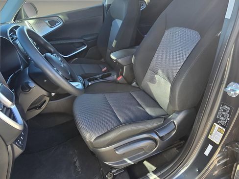 Used 2024 Kia Soul LX w/ Option Group 015 image 12