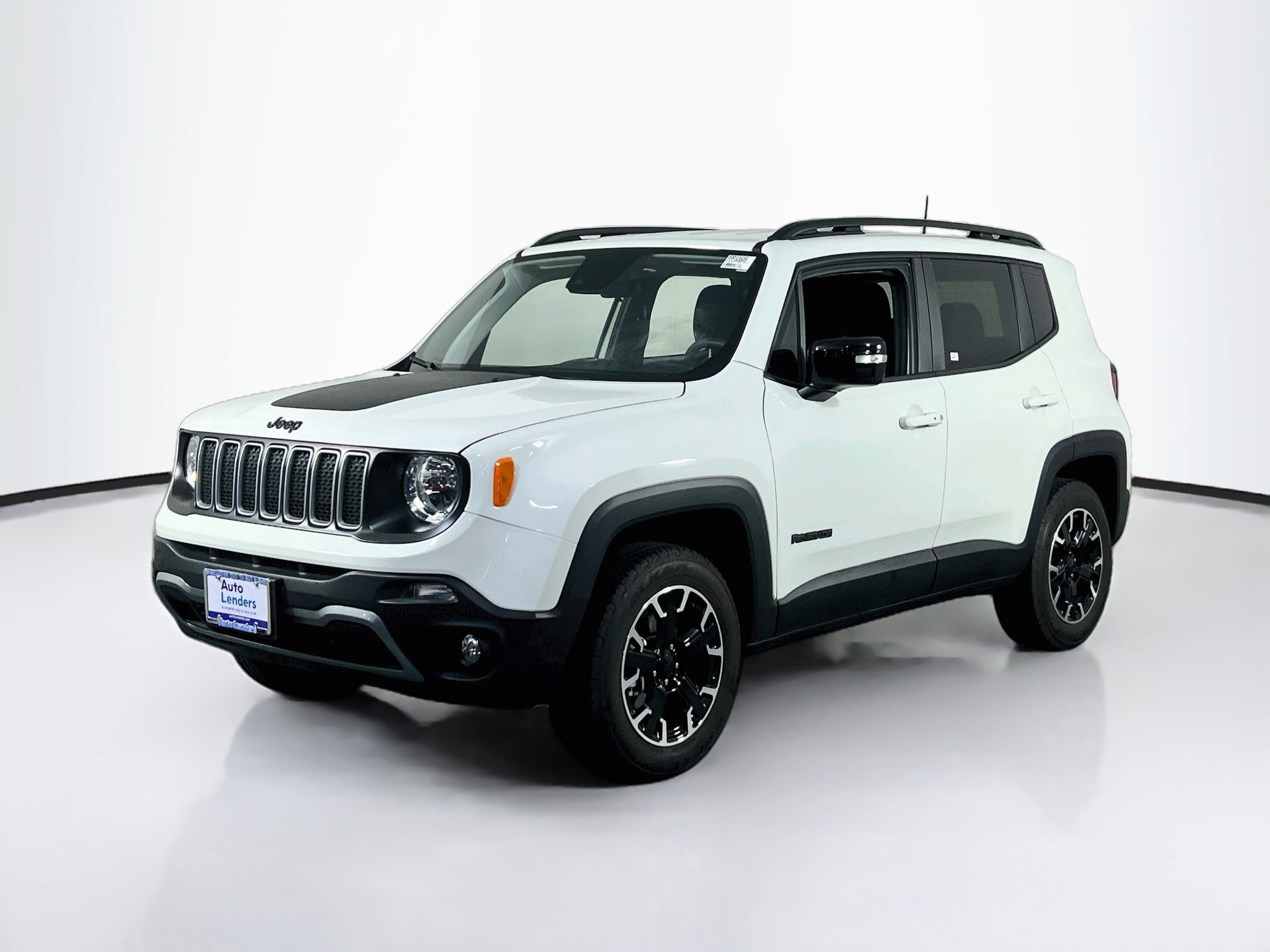 Used 2023 Jeep Renegade Latitude AWD/4WD image 1