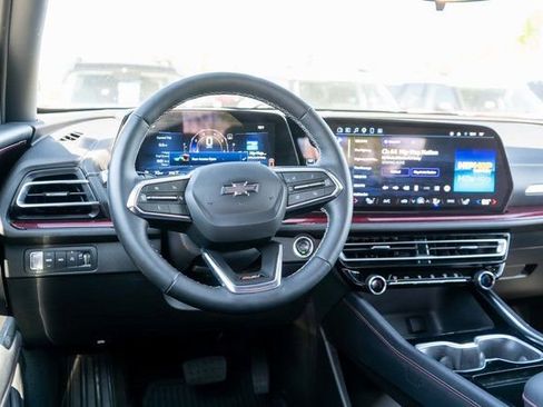 Used 2024 Chevrolet Traverse Z71 AWD/4WD image 13