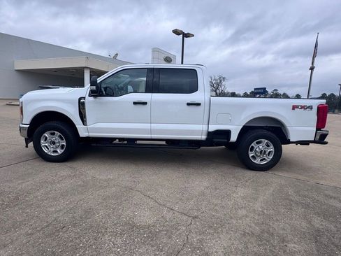 New 2026 Ford F250 XLT w/ FX4 Off-Road Package AWD/4WD image 2