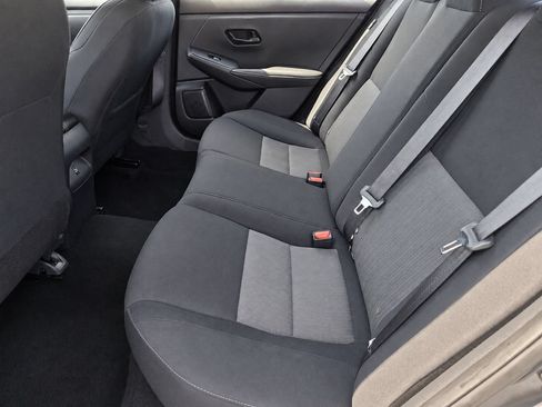 Used 2025 Nissan Sentra SV FWD image 32