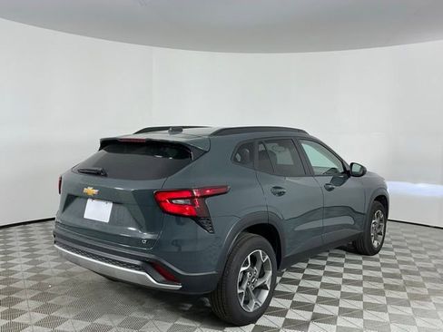 Used 2025 Chevrolet Trax LT w/ Driver Confidence Package image 5