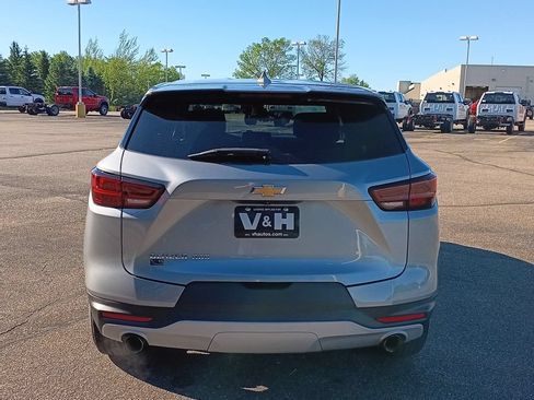 Used 2025 Chevrolet Blazer LT AWD/4WD image 23