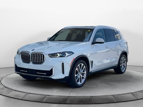 Used 2024 BMW X5 xDrive40i w/ Parking Assistance Package AWD/4WD image 3