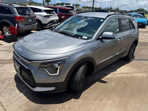 Used 2025 Kia Niro EX FWD image 3