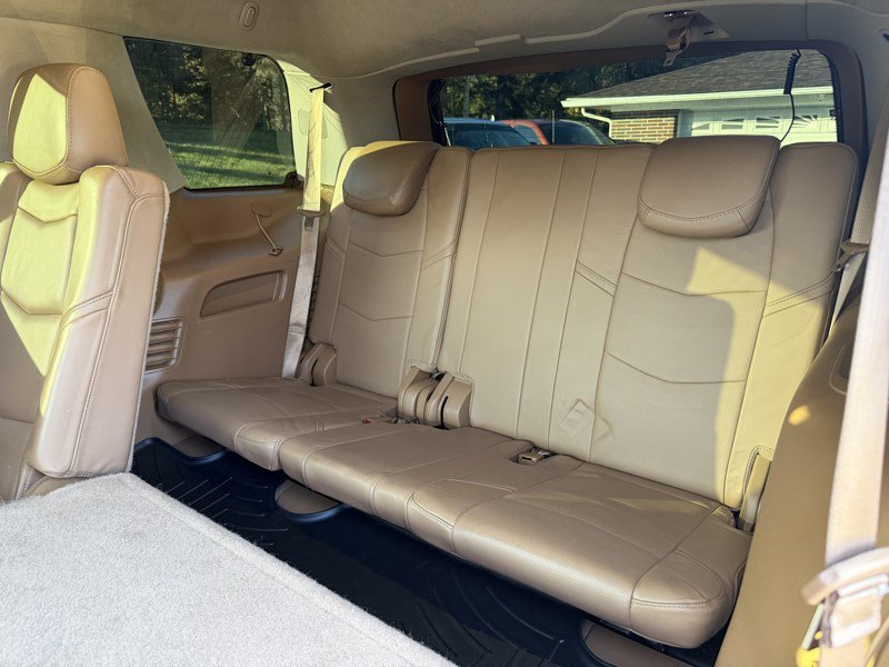 Used 2015 Cadillac Escalade Platinum AWD/4WD image 9