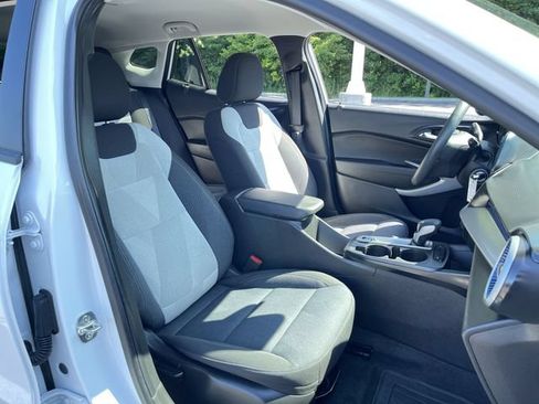Used 2024 Chevrolet Trax LS w/ LS Convenience Package FWD image 24